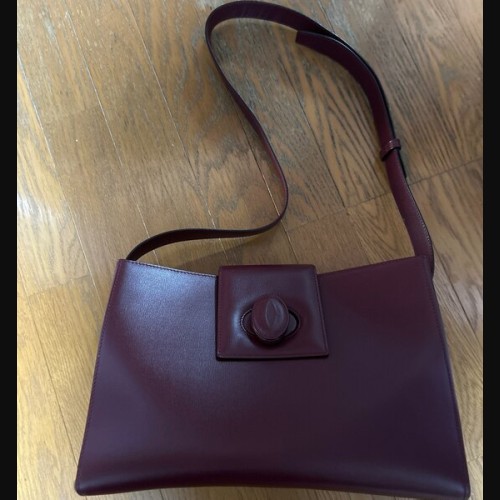 マストラインショルダー