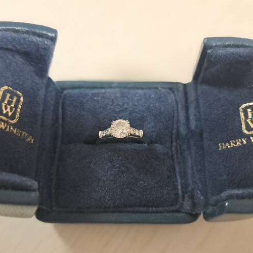 ハリーウィンストン エンゲージリング