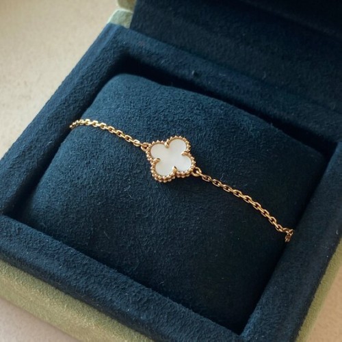 ヴァンクリーフ&アーペル スウィート アルハンブラ ブレスレット