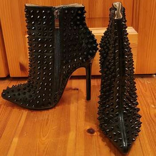 Christian Louboutin スパイクショートブーツ
