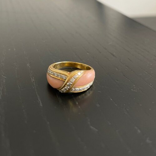 サンゴとメレダイヤのゴールドリング