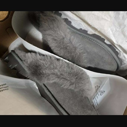 UGG コケット ファーサンダル