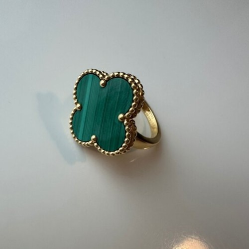 ヴァンクリーフ マジックアルハンブラ マラカイト 指輪