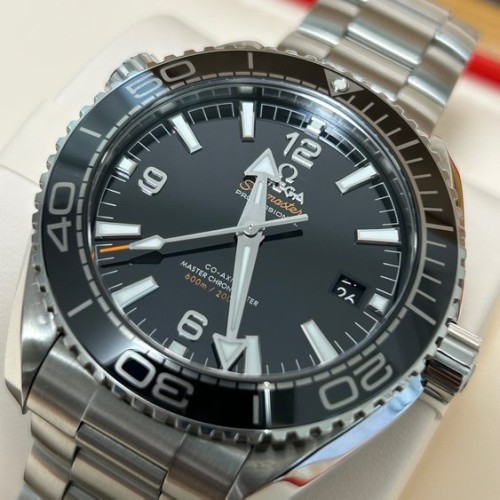 シーマスター プラネットオーシャン 600m マスタークロノメーター 215.30.44.21.01.001