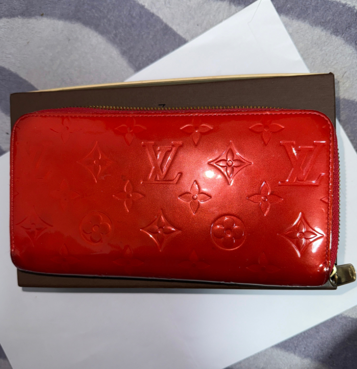 LOUIS VUITTON 長財布 ヴェルニ ジッピー 付属品あり（箱・カード・袋）