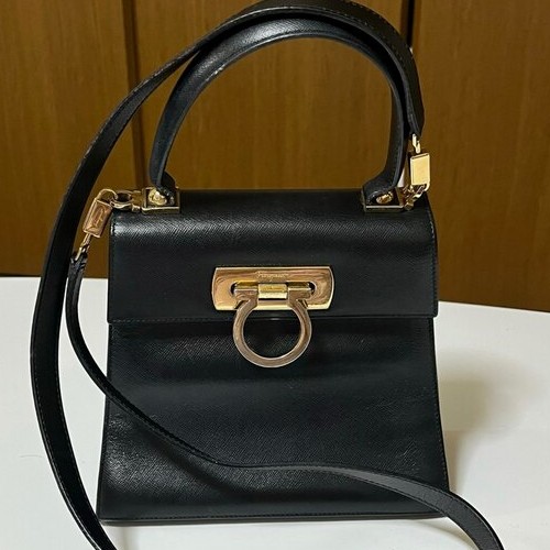 フェラガモ ガンチーニ