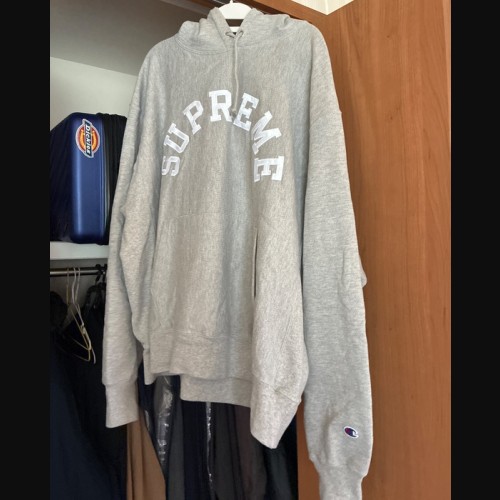 Supreme チャンピオン パーカー