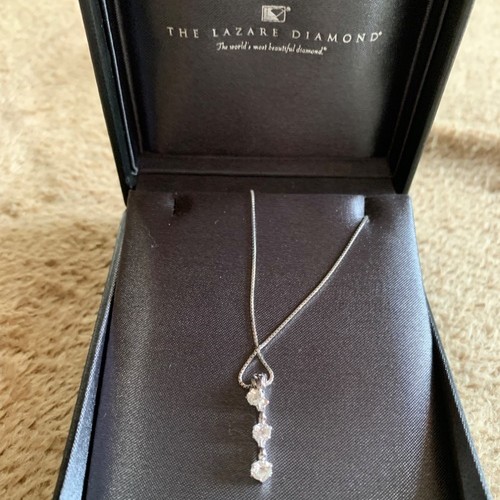 ラザール　ネックレス