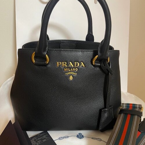 プラダ ハンドバッグ