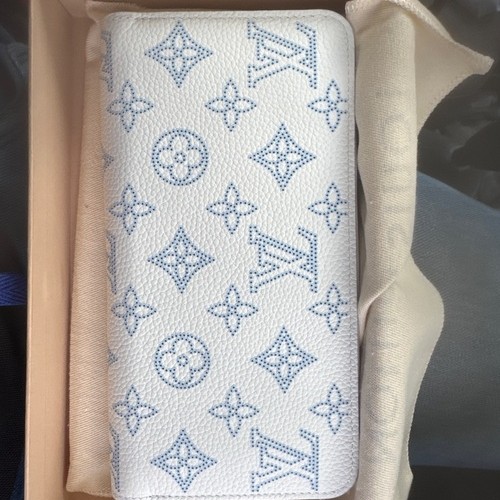 ルイヴィトン ジッピーウォレット 長財布 マヒナ モノグラム ホワイト