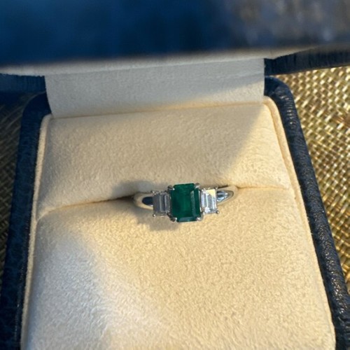 エメラルドリング