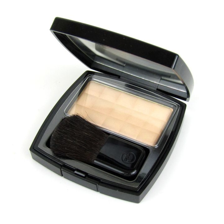 シャネル イレール ブラッシュ サテリッ ト フェイスパウダー