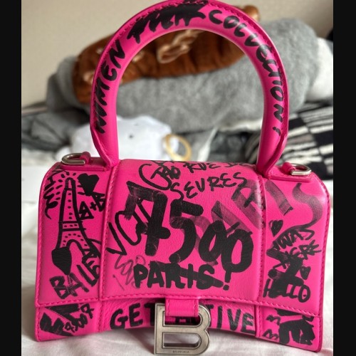 バレンシアガ アワーグラス