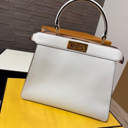 フェンディ ピーカブー ISeeU ミディアム