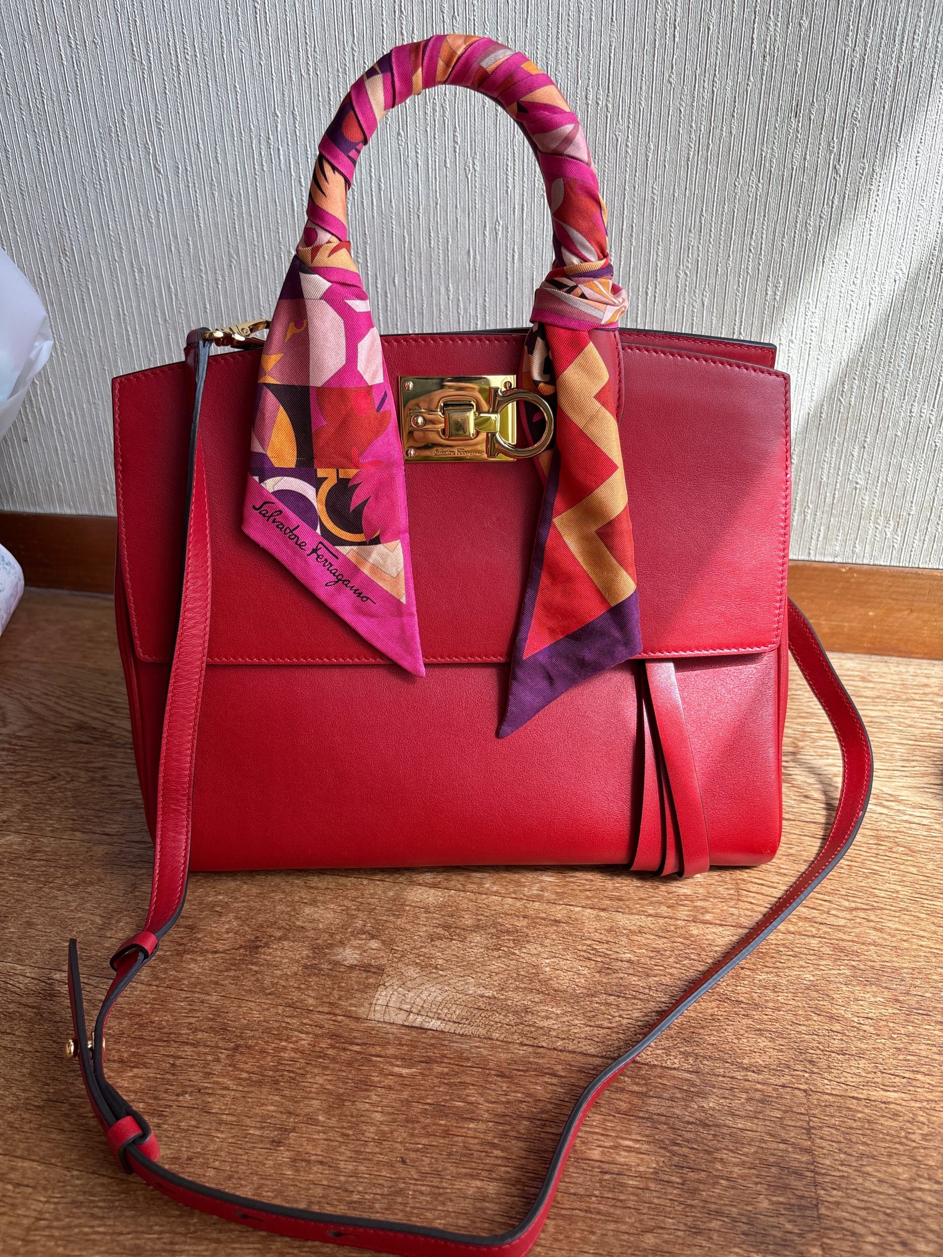 フェラガモ バッグ