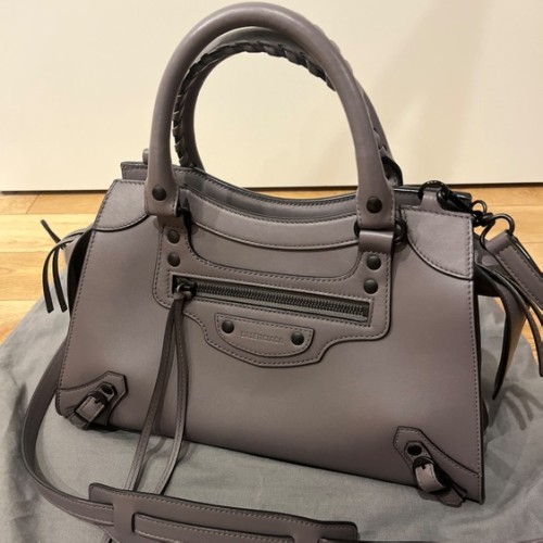 バレンシアガ ネオクラシックシティ