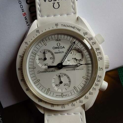 MISSION TO THE MOON snoopy white