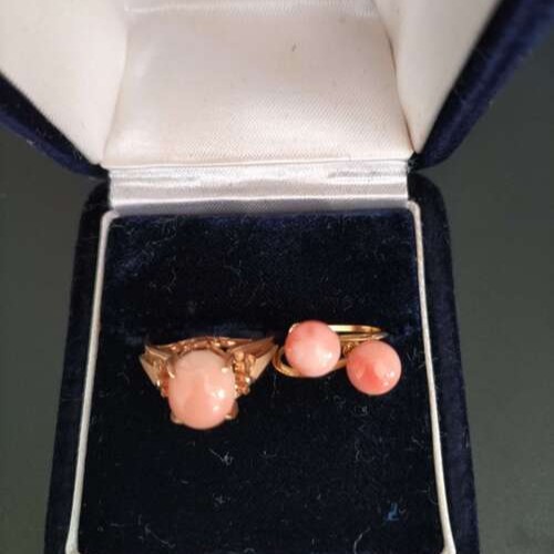 サンゴの指輪とイヤリング