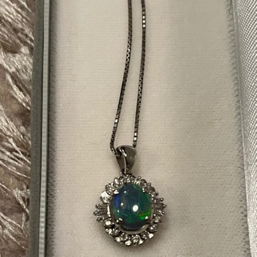 オーバルカボションカット 天然オパールペンダント