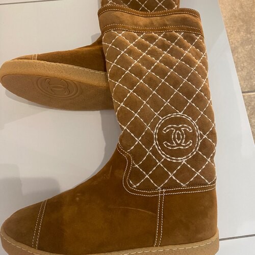 CHANEL ムートンブーツ