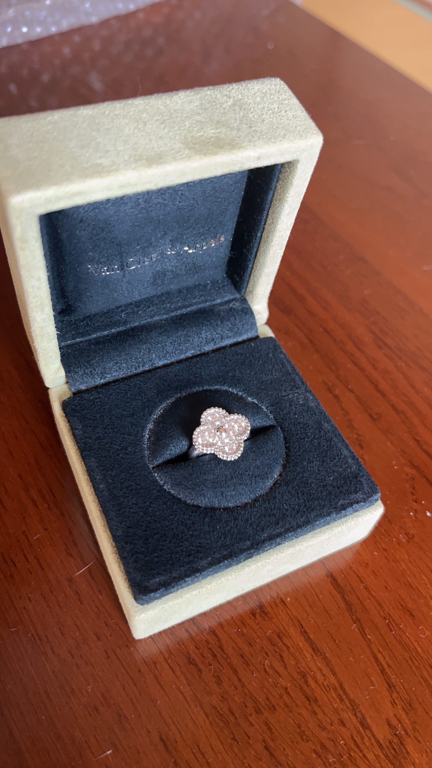 ヴァンクリーフ・アーペル ヴィンテージアルハンブラ