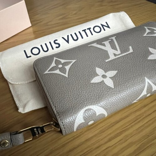 ジッピーウォレット バイカラーモノグラムアンプラント M69794