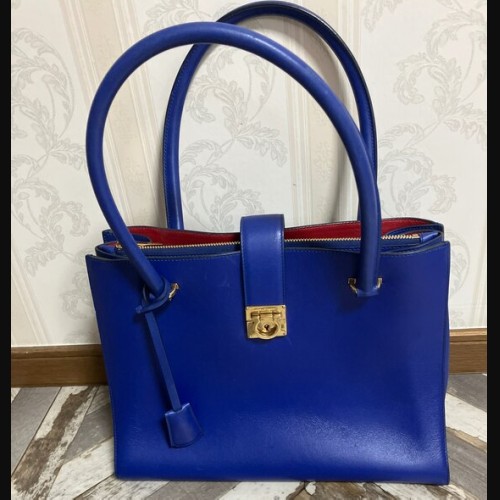 フェラガモ ジュリエット ガンチーニ