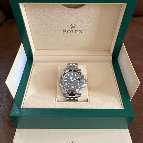 ロレックス GMTマスター 126710GRNR