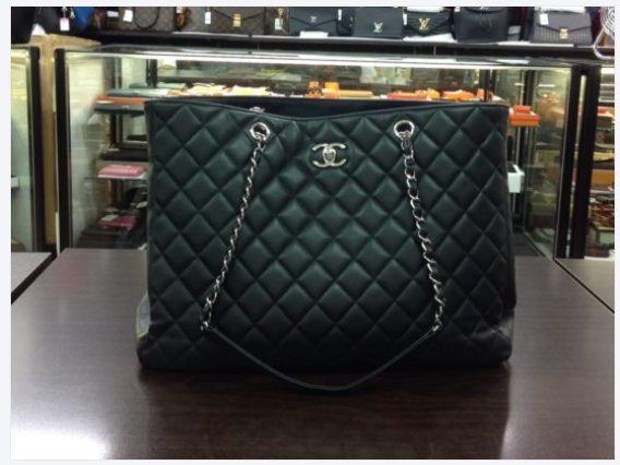 クラシック チェーンショルダートート ココマークツイストロック ブラック カーフスキン A91046 22番台の画像