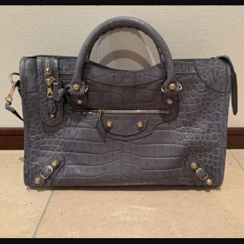 バレンシアガ ジャイアントシティ