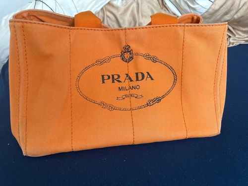 プラダ カナパ トートバッグ