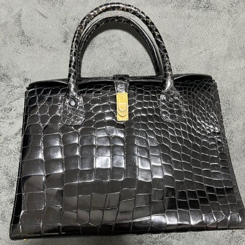 ロエベ アナグラム ゴールド金具 ロゴ クロコダイル