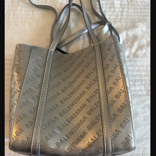 バレンシアガ トートバッグ