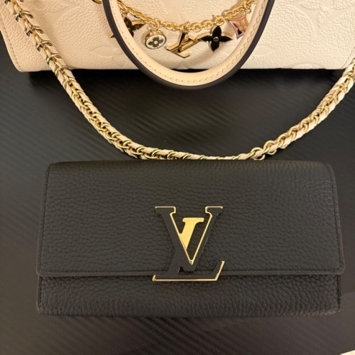 ポルトフォイユ・カプシーヌ M61248