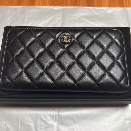 シャネルマトラッセジップ長財布