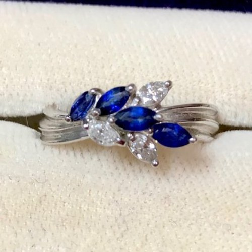 サファイアの指輪の画像