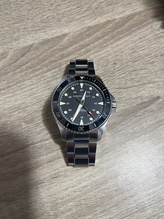 カーキスキューバーオート