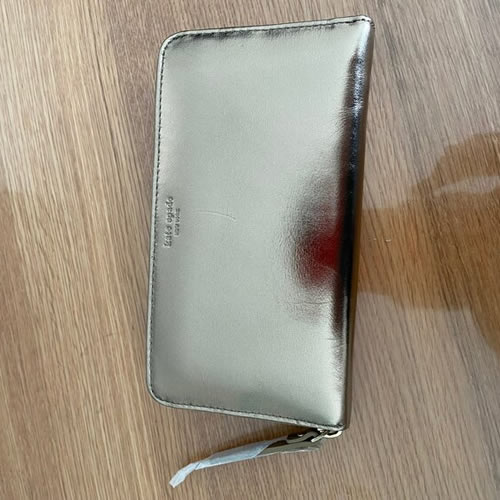 ケイトスペードの金色長財布