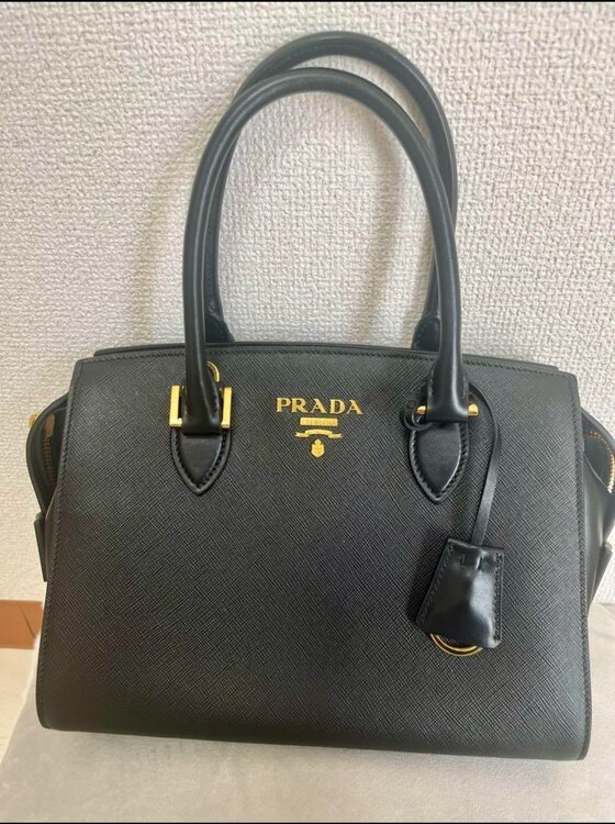 サフィアーノ　ショルダーハンドバッグ