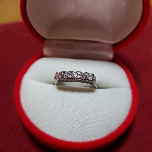 ダイヤモンド一文字リング