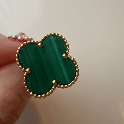 ヴァンクリーフ マジックアルハンブラ マラカイト