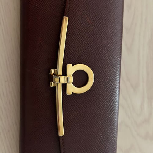 フェラガモ 財布