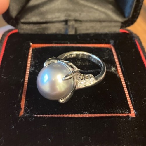 真珠とダイヤのプラチナリングの画像