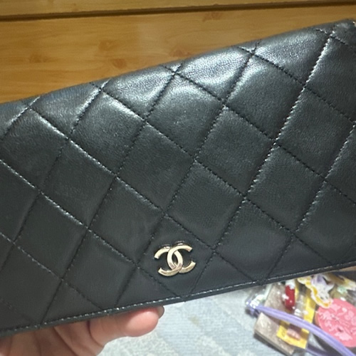 CHANEL 黒レザー長財布 マトラッセ