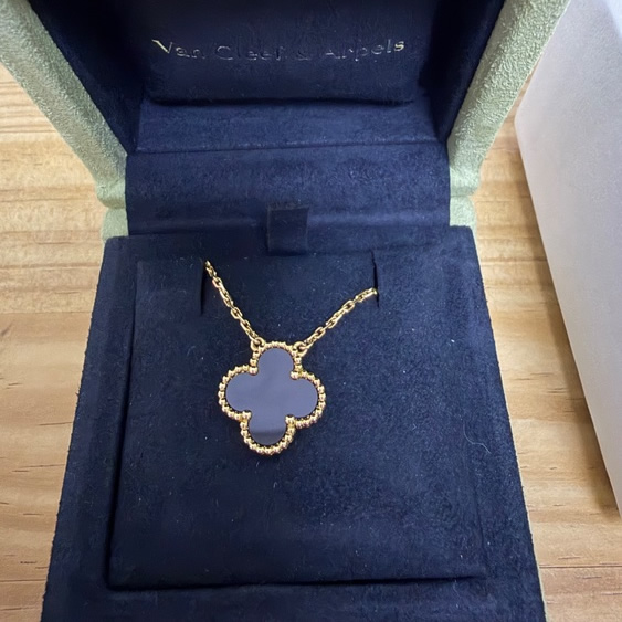 ヴァンクリクリーフアルハンブラオニキスネックレス