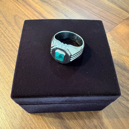 エメラルドリング