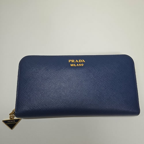 プラダ長財布