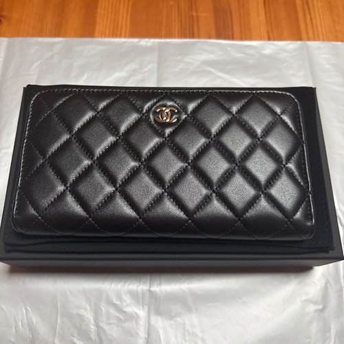 シャネルマトラッセジップ長財布