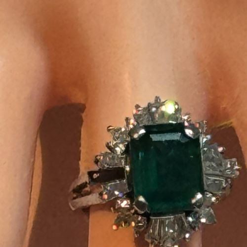 エメラルド3.7キャラットダイヤ1.4キャラットPt900リング9.5g
