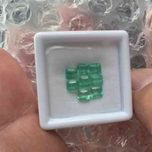 エメラルドルース 2.5カラット